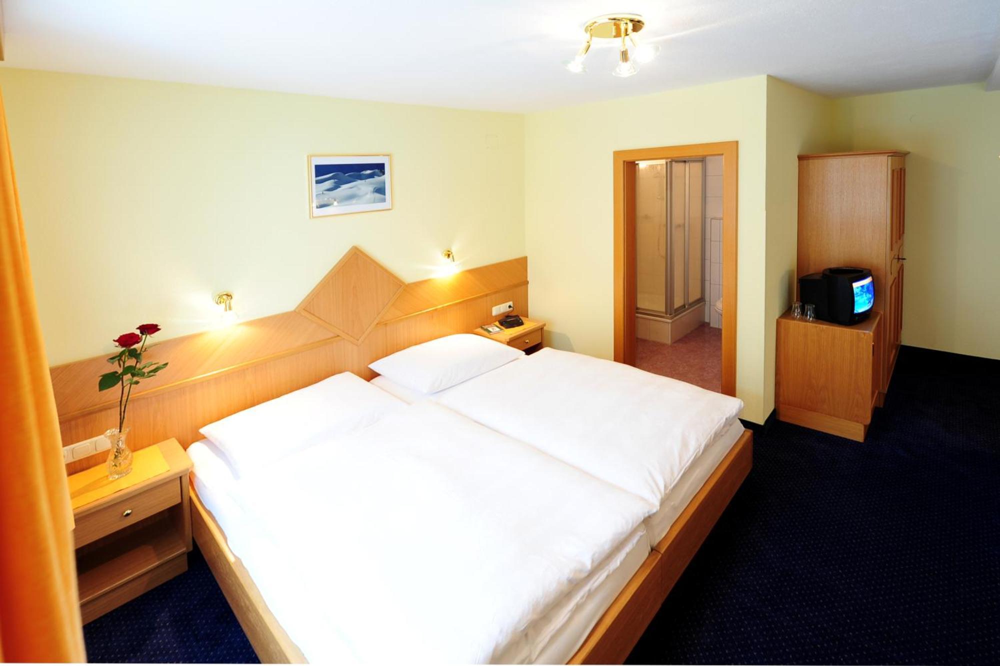 Bed and Breakfast Haus Enzian Санкт-Антон-ам-Арльберг Экстерьер фото