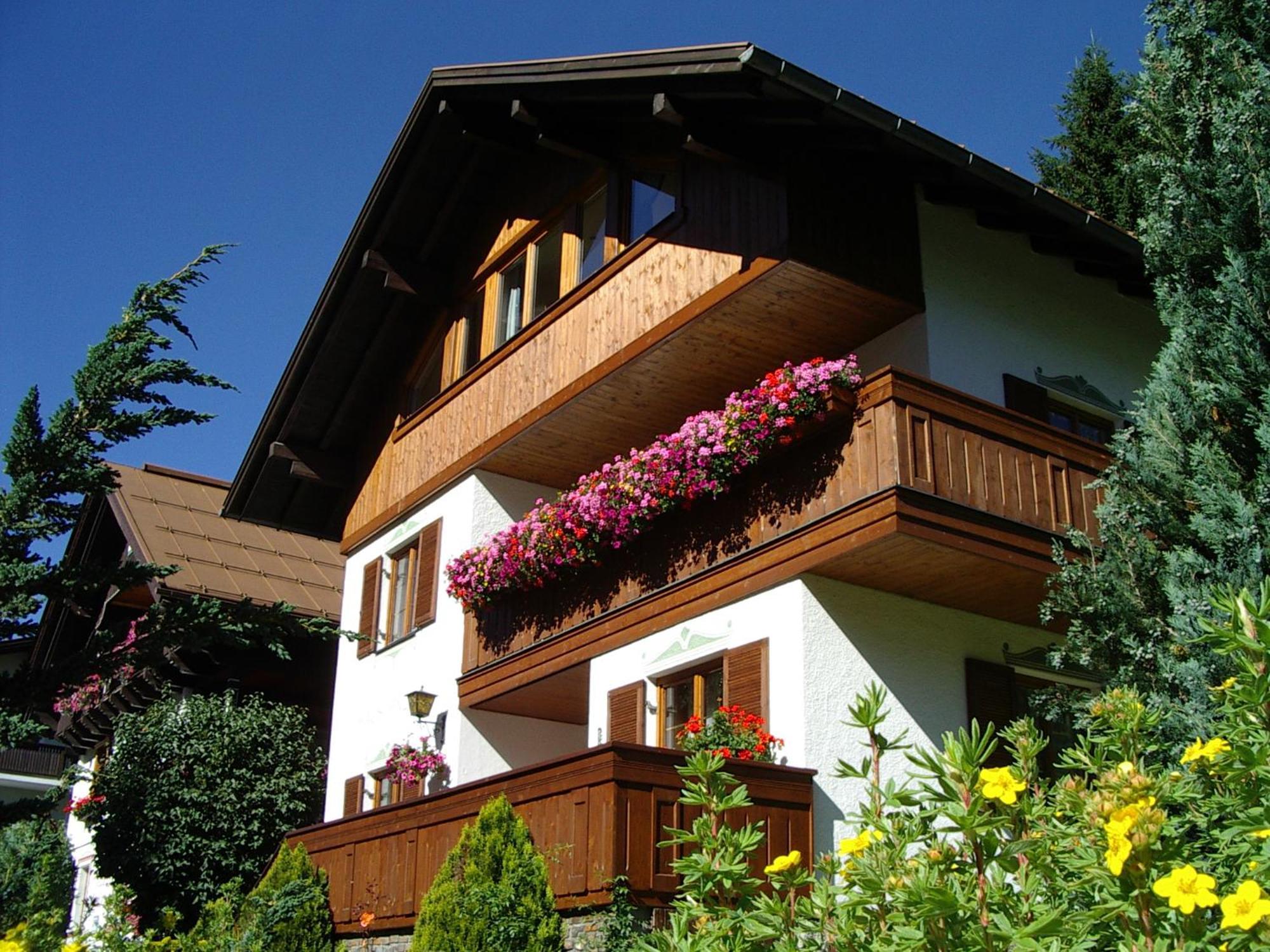 Bed and Breakfast Haus Enzian Санкт-Антон-ам-Арльберг Экстерьер фото
